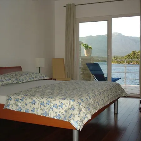 Perla - First Row By The Sea Apartman *